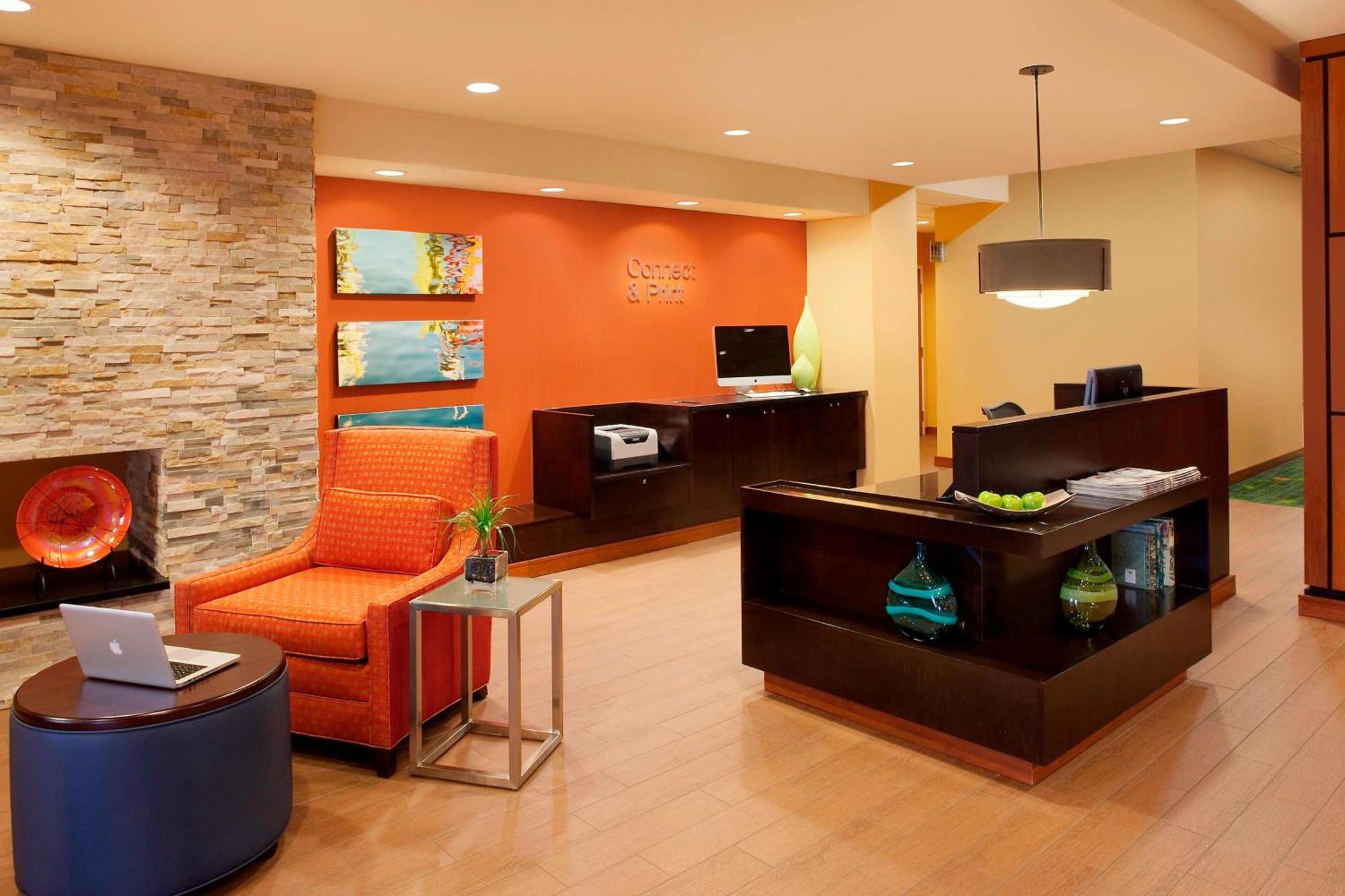 Fairfield & By Marriott Toronto Hotel Mississauga