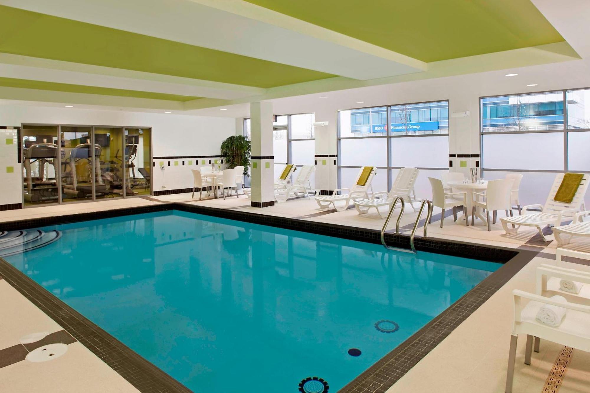 Hotel Fairfield & By Marriott Toronto Mississauga